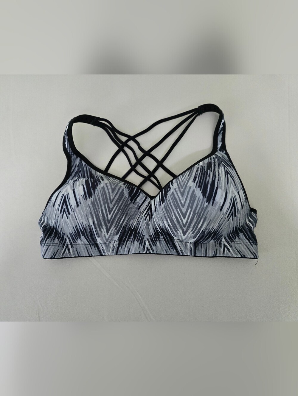 Charm Leaks Strappy Back Padded Sports Bra Size Medium